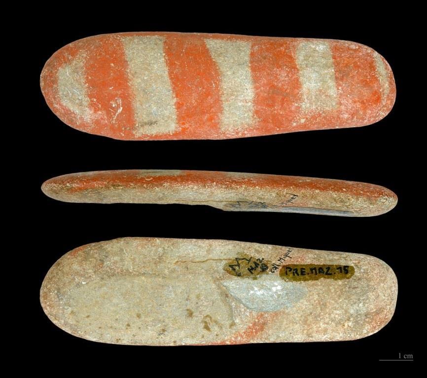 Various other objects Image: Painted pebble Location: France Date: Azilian (early