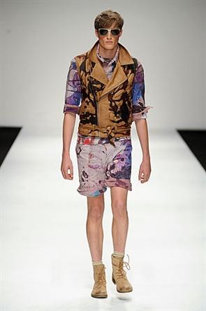 Christopher is currently supported by BFC s NEWGEN and Centre for Fashion Enterprise. www.christopherraeburn.co.