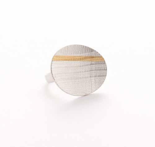 4 cms, 295 Right: Ring, 2013,