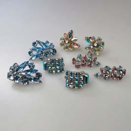 rhinestones 64 Sherman Gold-Tone Metal Brooch And Earring Suite set with green and