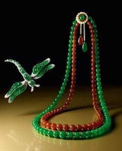 saturation, making this an astonishing treasure of impeccable quality. This demi-parure is the first jadeite jewellery at auction that offers a naming right.
