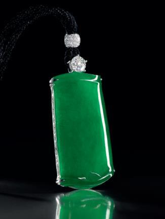 'The Link of Blessings' Magnificent Natural Imperial Green Jadeite, Red Jadeite and Diamond Necklace Estimate:HK$ 30,000,000 40,000,000/US$ 3,850,000 5,120,000 Apart from classic green jadeite, the