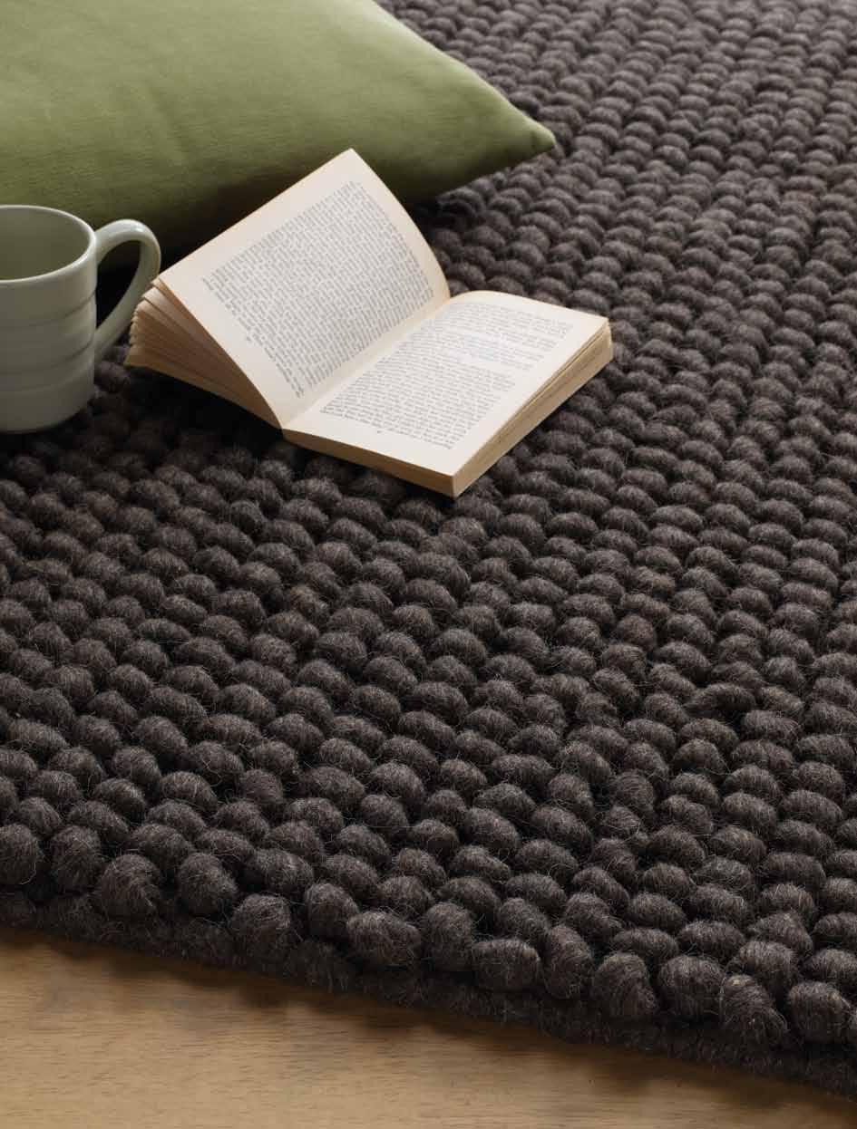 PEBBLES Hand-woven rugs From stock