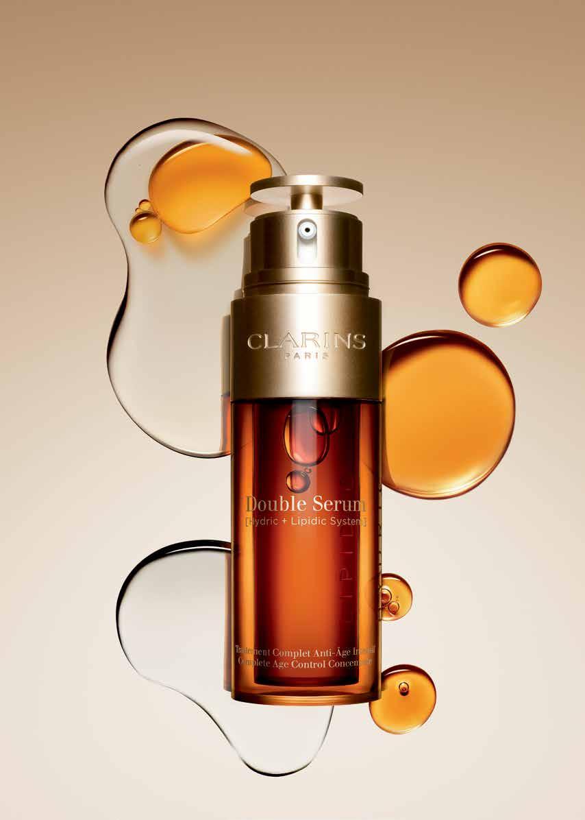 Now with [20+1] potent plant extracts Double Serum decodes the language of youth to act visibly on the signs of ageing.