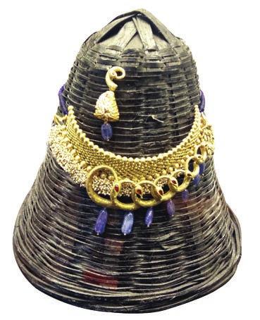 The company introduced lightweight temple jewellery with sets ranging up to 100 grams, stylised ruby-studded necklace sets, naqashi dominated jewellery, villandi sets, and show-stopping jhumkis.
