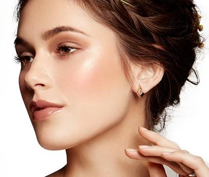 Ethereal Bridal Look For the bride who loves an ethereal radiance to her makeup.