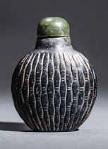 6 CM Condition: Good, complete condition Provenance: From the of Helmut Longin, Austria 110 SNUFF BOTTLE WITH ROWS OF BAMBOO CULMS Nephrite.