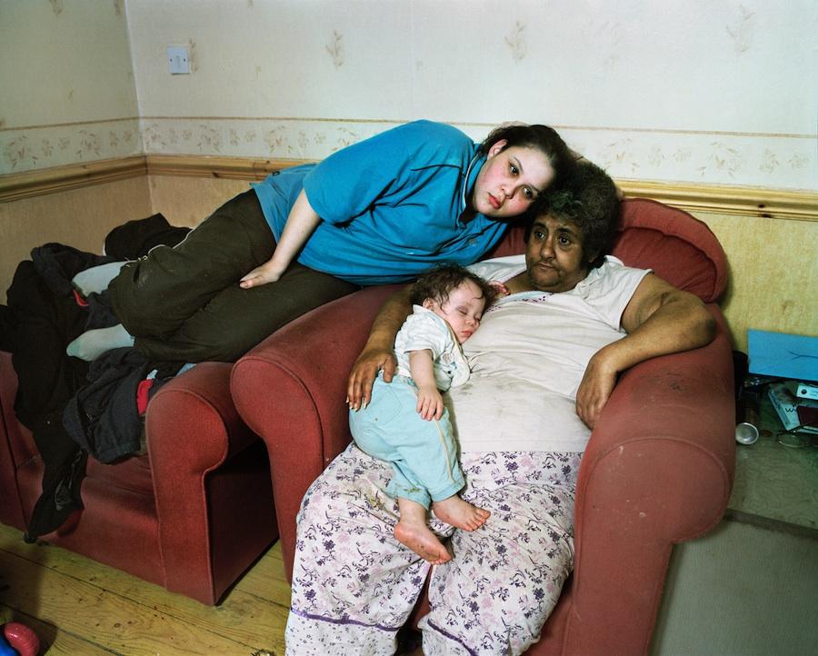 CASE STUDY: AMBER COLLECTIVE 4 Kayleigh with her grandmother Lyn and baby Cody, 2007, Sirkka-Liisa Konttinen, Byker Revisited / Today I'm With You (Amber Films, 2010) Ironically, there was a also