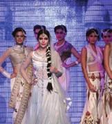 Jewellery Soiree Like every year, the 5th edition of the India International Jewellery Week raised its curtains with a spectacular show by the Gitanjali Group.