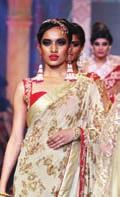 Bridal Offerings Aks Jewels by Alka Kumar opened Day 2 at the IIJW with a dramatic collection of diamondstudded bridal jewellery.
