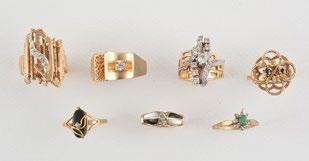 207 AND STONES Lot of three 18K yellow gold rings