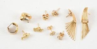 41 Lot of 5 pairs of 18K yellow gold earrings. Total weight: 15.2g.