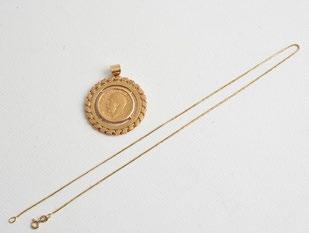 77 14K yellow gold lot comprising 2 chains and a necklace.
