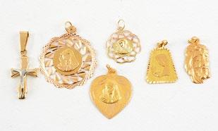 97 Lot of 7 14K yellow gold pendant including some pendants