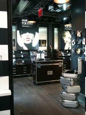 gallery highlighting Shawmut's work at the Sephora store in