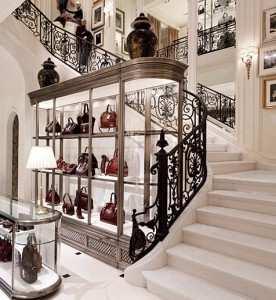 features the designer's first domestic Watch &Jewelry Salon The stately four-story building offers Ralph Lauren Collection, Women's Black Label, Blue