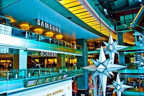 10,000-square-foot emporium in The Time Warner Center in New York's bustling Columbus Circle, is
