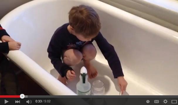 7. Toxin-Free Cleaning Guide GET THE KIDS INVOLVED! Have a child get into the tub, then sprinkle some baking soda all over the tub.