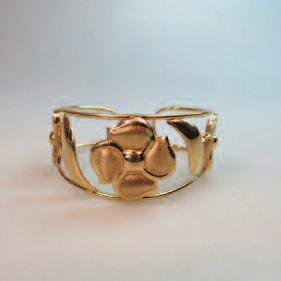 1 $350 450 193 10K AND 18K YELLOW GOLD RING set with a large