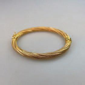 8 $1,000 1,500 322 18K YELLOW GOLD CURB LINK BRACELET suspending 10 small gold lockets length 7.5 19.1 cm., 36.