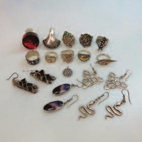 SMALL QUANTITY OF GOLD, SILVER AND COSTUME, ETC including an