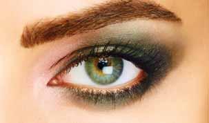 We show you how to achieve two amazing trendy eye looks.