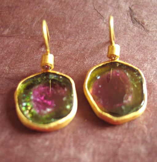 5 cm) Tourmaline is a color miracle and tourmaline stones are popular both as jewelry stones and as healing stones.