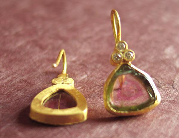 0 cm) An exquisite pair of handmade 24k yellow gold earrings featuring multicolor triangular tourmaline stones and a cluster of three