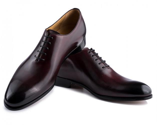 Chapter 7: The Wholecut Exquisitely crafted. Refined. Flawless. Expect to hear these words when you are spotted wearing a quality pair of wholecut leather shoes.