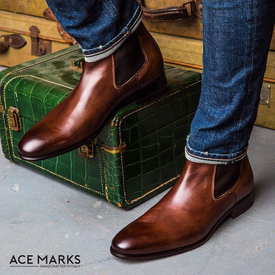 What Are Chelsea Boots? Chelsea boots are ankle-high, closefitting boots which have an elastic side panel and no laces.