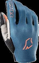Ventilated palm and silicon printed fingertips secure perfect control in all conditions.