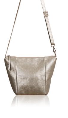 5, D9cms VERIS - SILVER ACIDO / ANTHRACITE One of our bestselling bags has been elevated with reinforced corner detailing, and