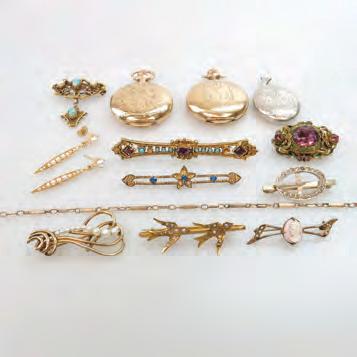 including chains, single earrings, a school ring; cross pendants; etc, 31.