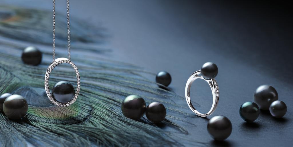 TAHITIAN CULTURED PEARLS BEAUTIFUL DARK CULTURED PEARLS FROM FRENCH POLYNESIA AND BEYOND Cultured in the massive black-lipped pinctada margaritifera oyster, native to Tahiti and French Polynesia,