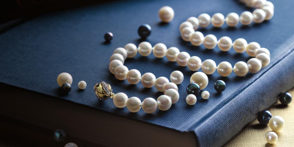 AKOYA CULTURED PEARLS THE PINNACLE OF PERFECTION The beauty of Akoya cultured pearls is of a special kind.