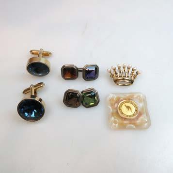 BROOCH set with 7 small cultured pearls; with an 1/20th of an ounce Australian fine gold bullion coin;