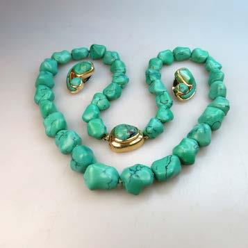 9 grams $500 700 232 TUMBLED TURQUOISE BEAD NECKLACE with an