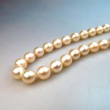 271 SINGLE STRAND OF CULTURED PEARLS (9.0mm to 9.