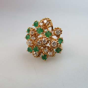 277 18K YELLOW GOLD CLUSTER RING set with 10 small full cut emeralds