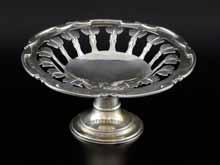 London, 1843, 6oz, 186g 400-600 419 423 419 Edward VII Art Nouveau tazza with pierced and moulded decoration on round foot, by William Hutton & Sons Ltd.
