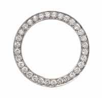230 232 229 231 229* a Platinum and diamond circle Brooch, containing 32 round brilliant cut diamonds weighing approximately 2.88 carats total. 5.15 dwts.