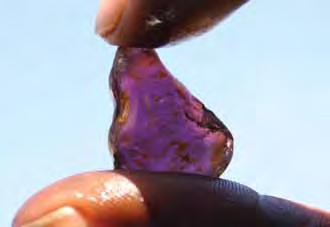 Considerable amounts of the tourmaline produced by artisanal miners have been sent to Hong Kong and Germany for cutting. According to Mr. Konate (pers. comm.