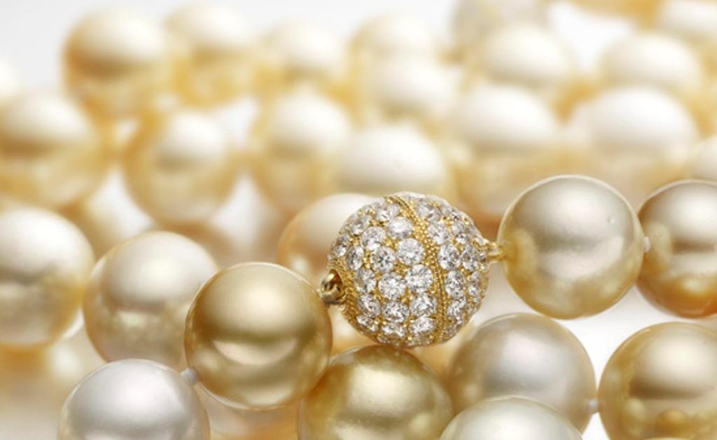 Akoya-Japan and China both produce saltwater akoya cultured pearls. South Sea-Australia, Indonesia, and the Philippines are leading sources of these saltwater cultured pearls.