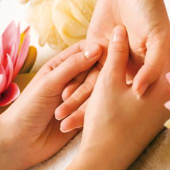 Care for the Hands & Feet Min Traditional Manicure 45 Traditional Pedicure 60 Spa Luxury Manicure (Includes mas & massage) 60 Spa Luxury Pedicure (Includes mas &
