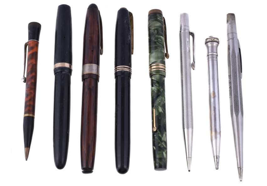 50-80 118 A collection of fountain pens and propelling pencils, to include: Parker, Duofold, a black lacquer fountain pen, the cap with a gilt cap band, the nib stamped 14K, with a piston filling