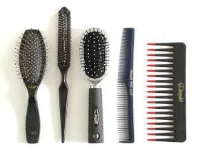 Can I get lice from a comb or brush or a hat? Sometimes, lice come off the head onto brushes and combs and hats, but they usually do not get moved to another head that way.