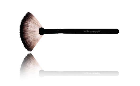 Bellápierre Make-Up Brushes PROFESSIONAL BRUSH SET MAKE-UP BRUSHES Bellápierre Professioal Brush Set icludes all the brushes you eed for perfect mieral make-up applicatio, loose or pressed.