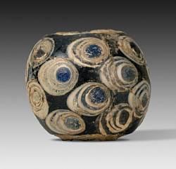 ), 4th-3rd century Glass Glass beads imported from Western Asia begin to appear in around the 6th