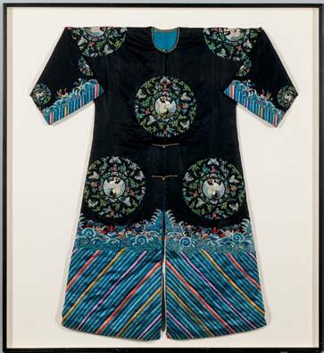 430 431 433 430 Semiformal Robe, China, late 19th century, silk with satin embroidery depicting