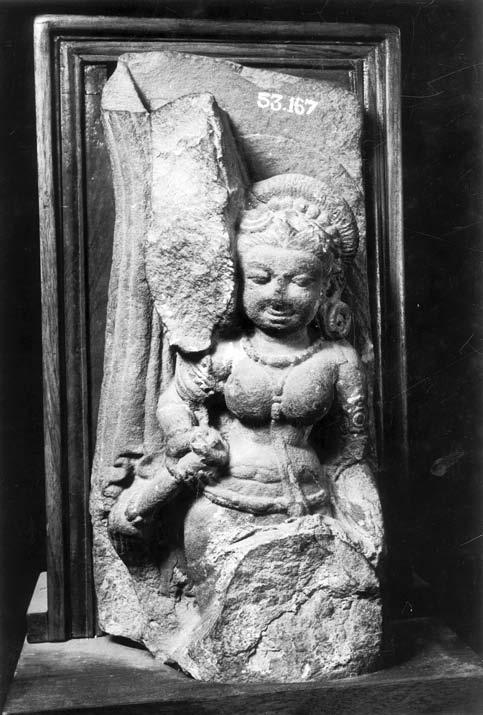 100 ARCHIVES OF ASIAN ART Fig. 13. Caurī bearer. 8th c. Kanauj, Farrukhabad District, Uttar Pradesh, India. Sandstone. State Museum, Lucknow.